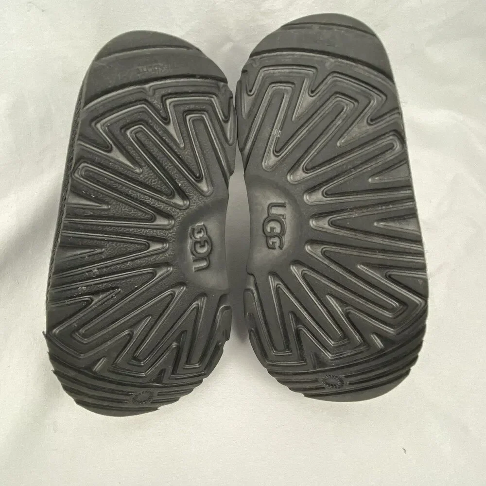 UGG Neumel II Chukka Boot Toddler Size 10 Black Suede Side Zip Water Repel‎ $105